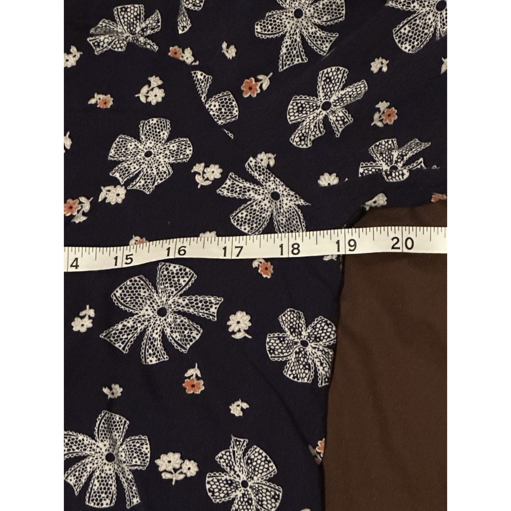 Anthropologie Entro Size Medium Navy Boho Floral Top Ruffle Sleeves with Lace - Picture 3 of 4